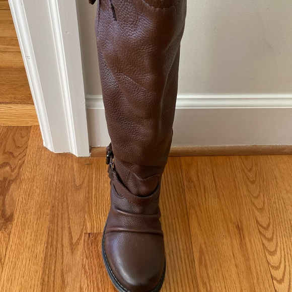 Steve Madden Ravinn Leather Knee High Zip Up Boots - Picture 12 of 16